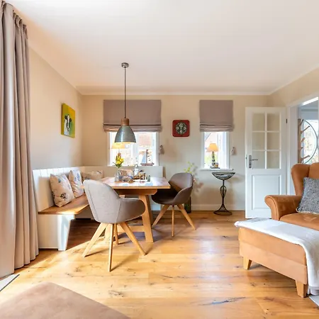 Holiday home Friesenlodge Utersum
